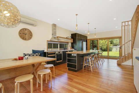 The Wooden House At 30 Delany - Renee 3