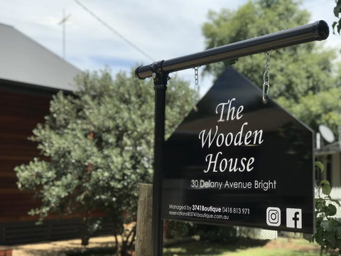 The Wooden House At 30 Delany - Renee 1