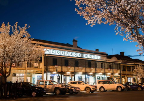 The Woolpack Hotel - Petrol Stations 0