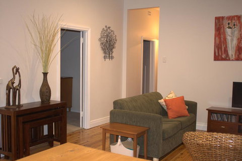 The Yellow Daisy - Renee 3