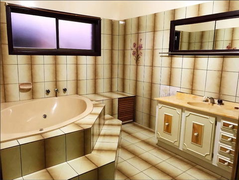 Thomastown Antique House En-suite Room - Swimm 1