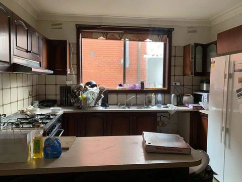 Thomastown Antique House Room 5 - Renee 1