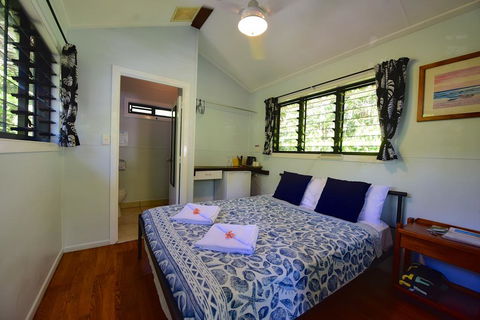 Thornton Beach Bungalows Daintree - Swimm 2