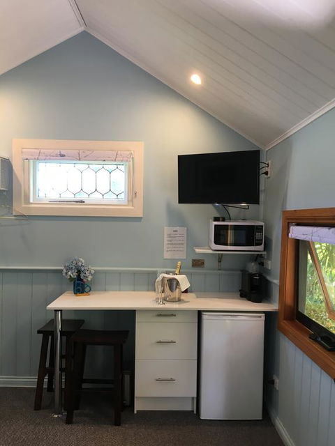 Tiffany's Country Cottages - Renee 1