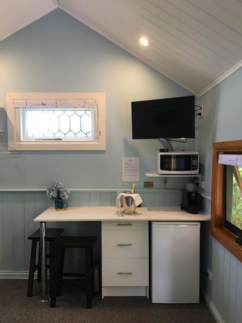 Tiffany's Country Cottages - Renee 2