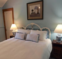 Tiffany's Country Cottages - Renee
