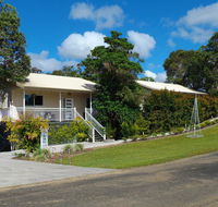 Tinaroo Sunset Retreat - Internet Find