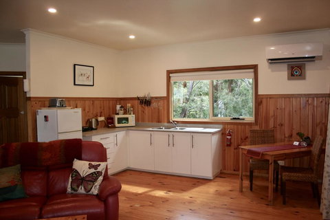 Tindoona Cottages - Renee 2