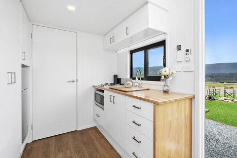 TINY HOME......BIG Views - Internet Find 3