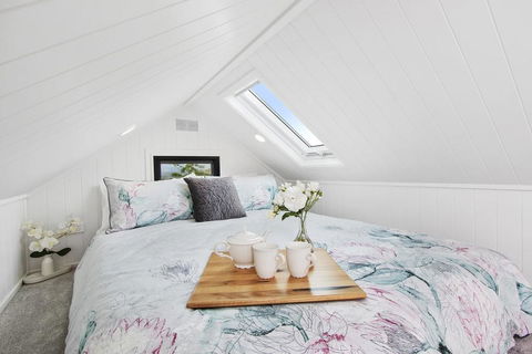 TINY HOME......BIG Views - Renee 1