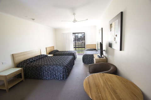 Tocumwal Golf Resort - Renee 2