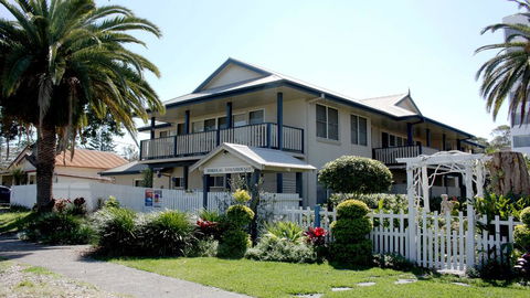 Tokelau 2 - Tuncurry Townhouse - Renee 0