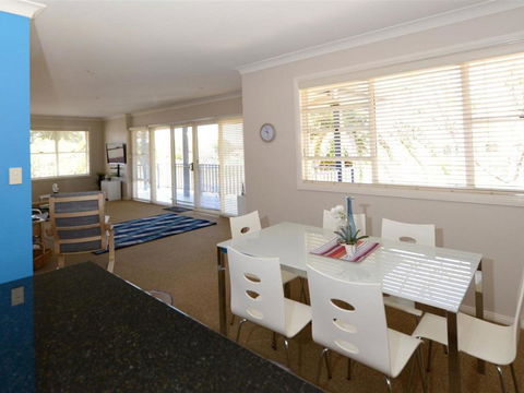 Tokelau Townhouse 1 - Qld Realsetate 2