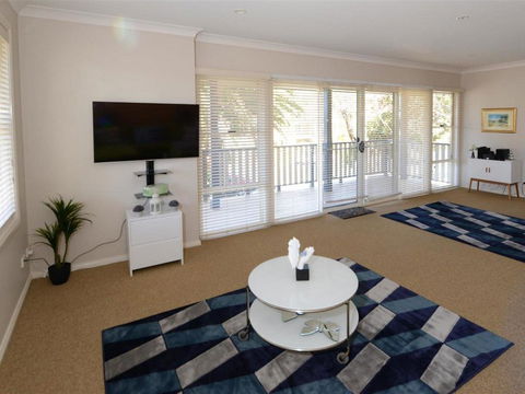 Tokelau Townhouse 1 - Qld Realsetate 3