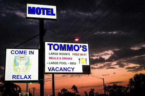 Tommo's Motor Lodge - Renee 2