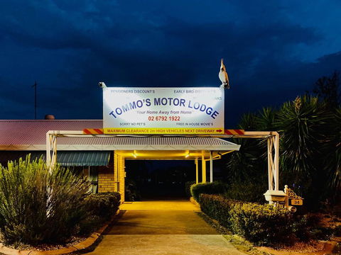 Tommo's Motor Lodge - Renee 1