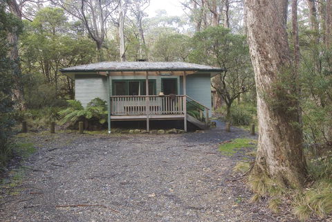 Toms Cabin - Internet Find 1