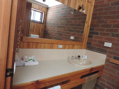Tooleybuc Country Roads Motor Inn - Internet Find 1