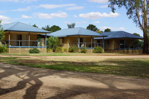 Tooleybuc River Retreat Villas - Renee 0