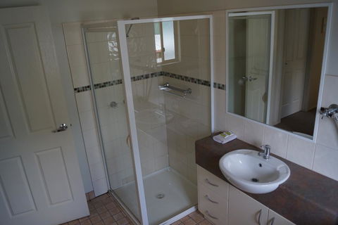 Tooleybuc River Retreat Villas - Renee 3