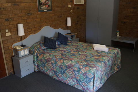 Tooleybuc River Retreat Villas - Renee 2