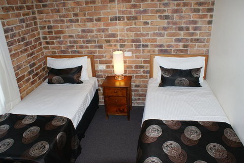 Toowong Villas - Qld Realsetate 2