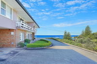 Business in Toowoon Bay NSW Renee Renee
