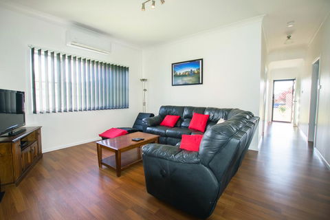 Topaz Cottage - Qld Realsetate 3