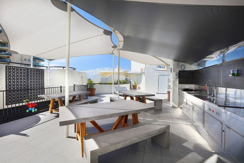 Top Floor Unit At The Caribbean Resort Mooloolaba - Renee 1