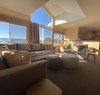 Torino 6 - Lake Jindabyne  Snowy Mountain Views - Internet Find