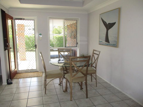 Torquay Beach Holiday House - Qld Realsetate 2