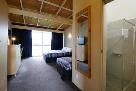 Torquay Hotel/Motel - Swimm 1