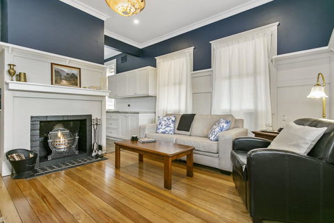 Toria Views - Swimm 2