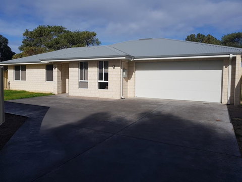 Towncrackers Guest House - Internet Find 0