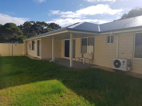 Towncrackers Guest House - Internet Find 1