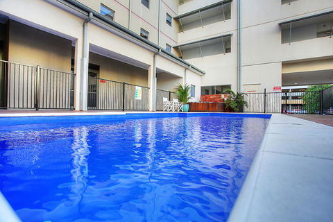 Townsville Central Hotel - Renee 2