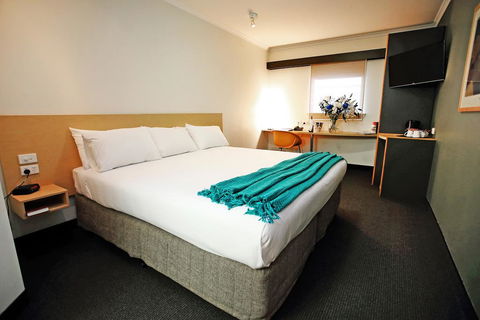 Townsville Central Hotel - Renee 1