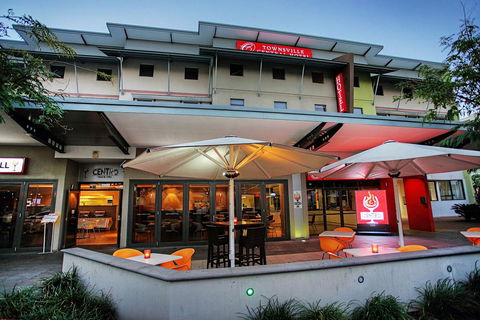 Townsville Central Hotel - Renee 0