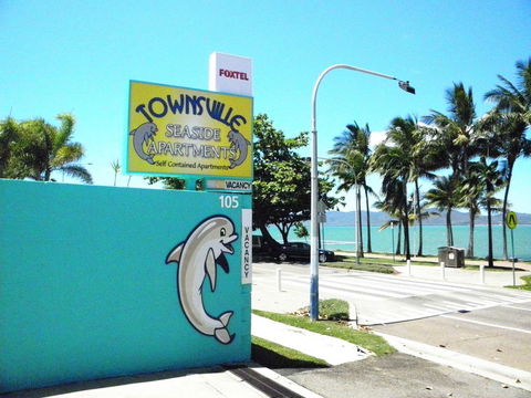 Townsville Seaside Apartments - Renee 0