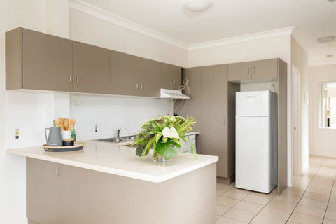 Townsville Southbank Apartments - Swimm 1