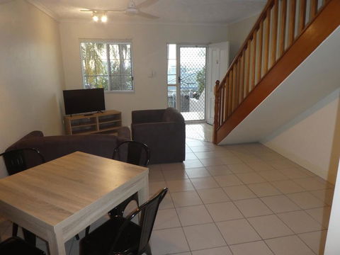 Townsville Terrace - Swimm 2