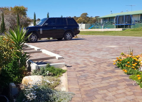 Trading Places Kangaroo Island - Internet Find 1