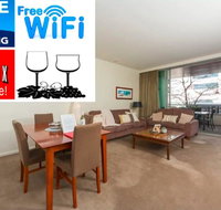 TRANQUIL EXEC CITY FREE WIFI NETFLIX WINE PARKING - Qld Realsetate