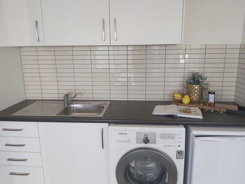 Tranquil Waters - With Mesmerising Waterviews - Internet Find 3