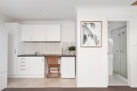 Tranquil Waters - With Mesmerising Waterviews - Internet Find 2