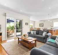 Tranquility in Cowes - Pets Fireplace WiFi Linen 350m Beach 4 Bdrms - Qld Realsetate