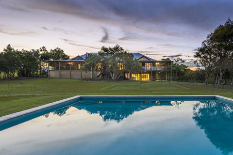 TRANQUILO BEACH HOUSE - Qld Realsetate 0