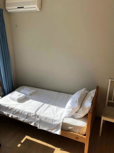 Traveler's Affordable Studio Unit (Beverly Hills) - Petrol Stations 3
