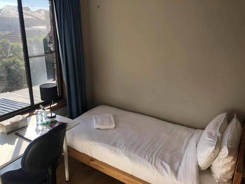 Traveler's Affordable Studio Unit (Beverly Hills) - Petrol Stations 1