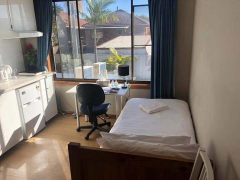 Traveler's Affordable Studio Unit (Beverly Hills) - Petrol Stations 2